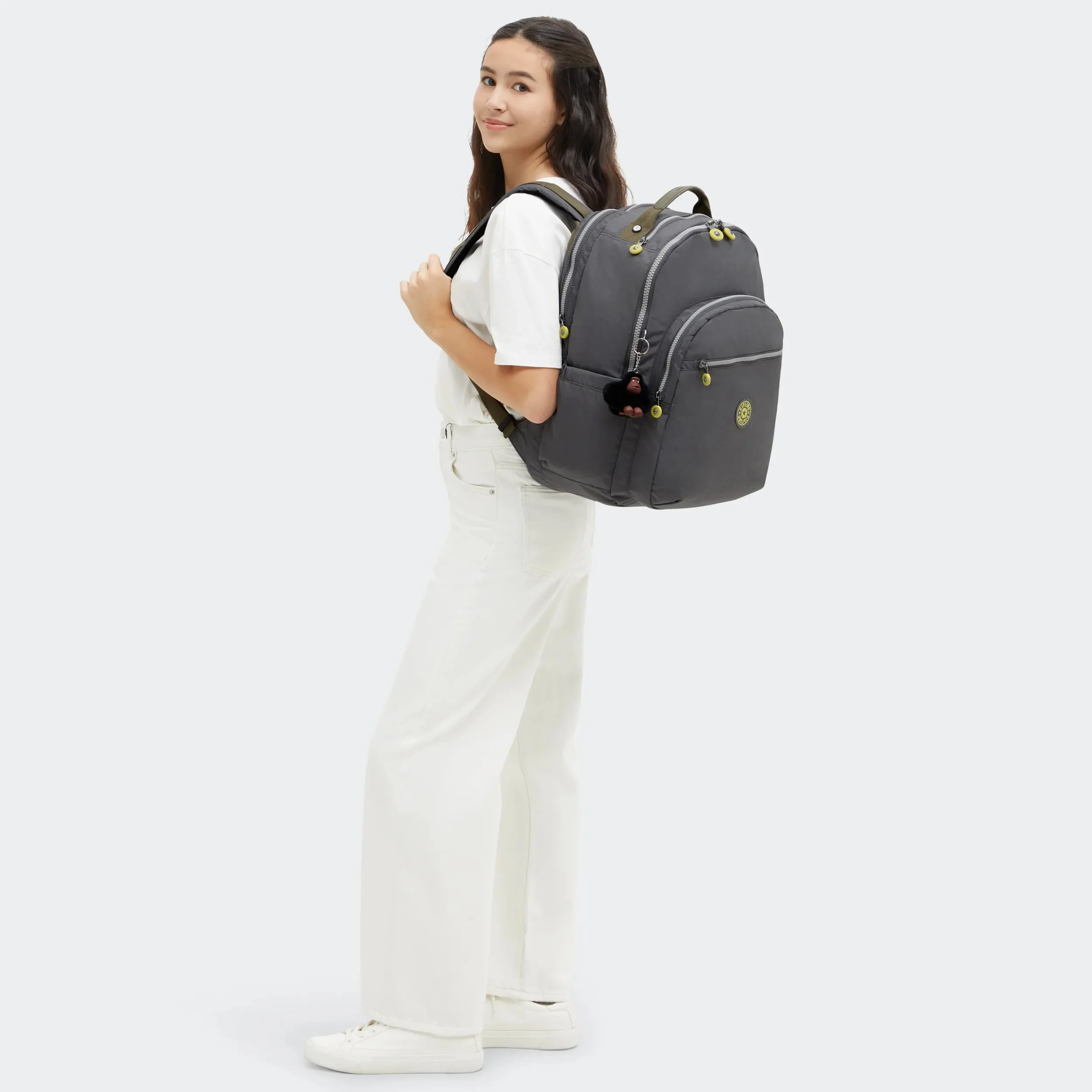 Seoul Extra Large 17" Laptop Backpack - Image 10
